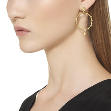 Load image into Gallery viewer, 18K Circle Anfora Earrings